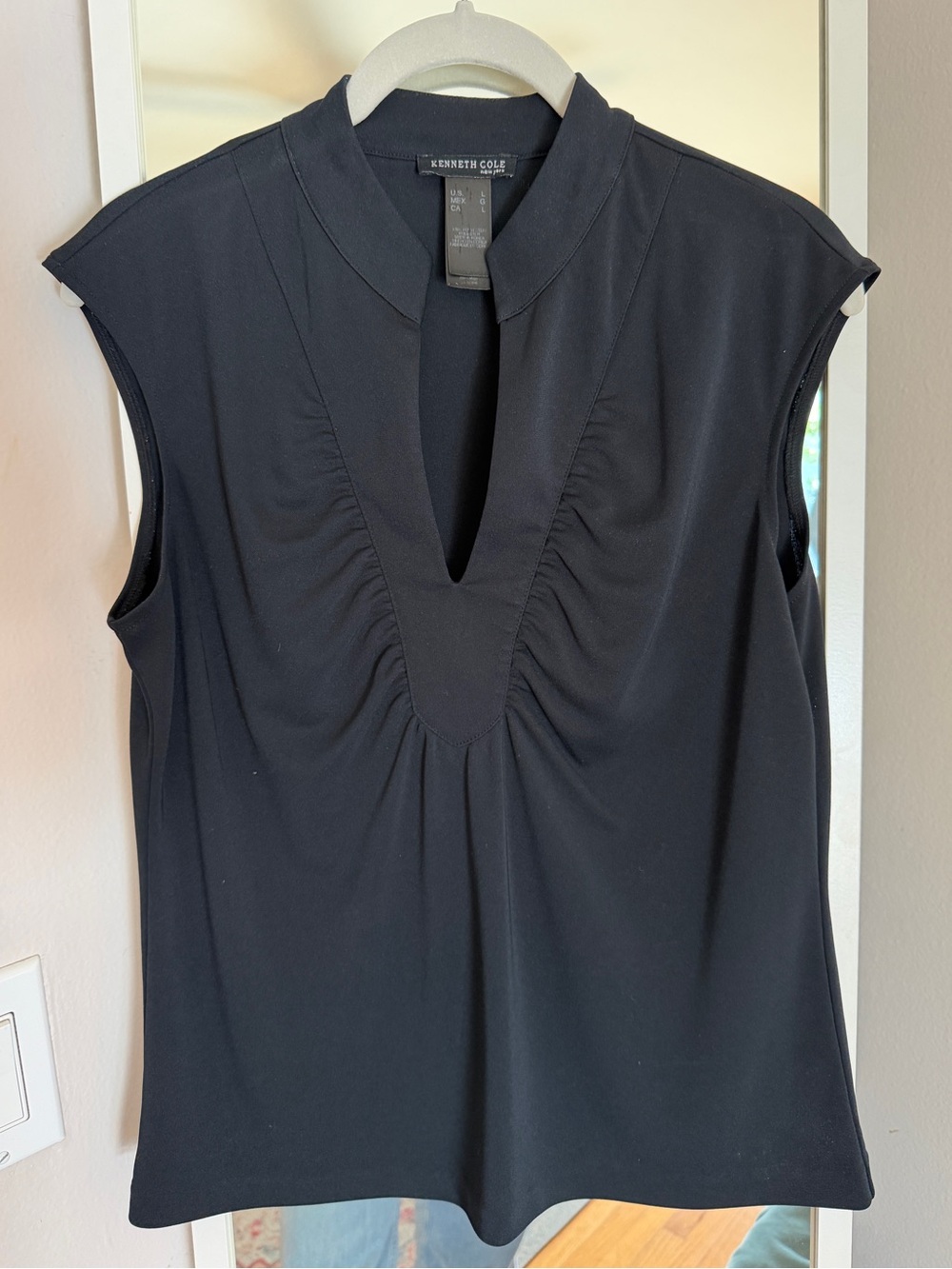 Kenneth Cole Black Sleeveless Mandarin Collar V-Neck Top